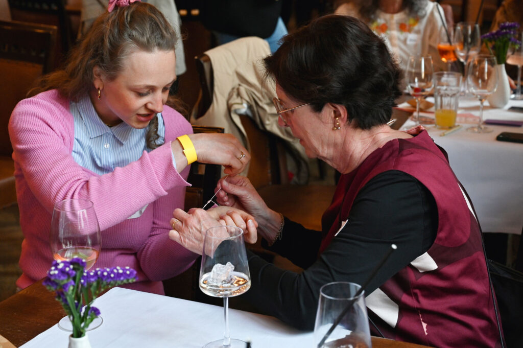 Warum viele Frauen zu viel Verantwortung tragen – und zu wenig davon gestalten